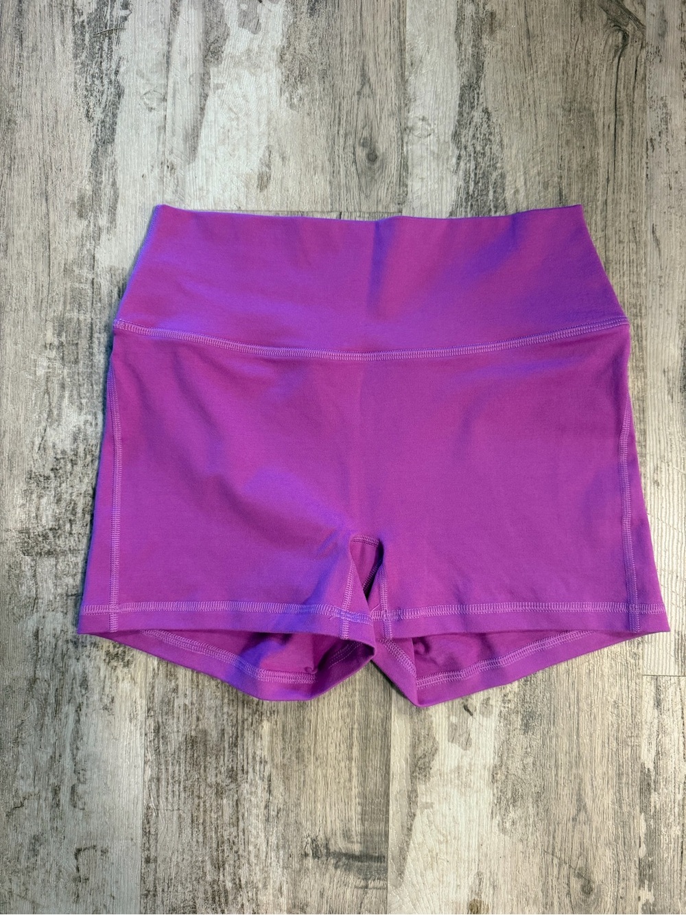 Fleo Ascend 3.25” no front seam purple shorts. Size medium